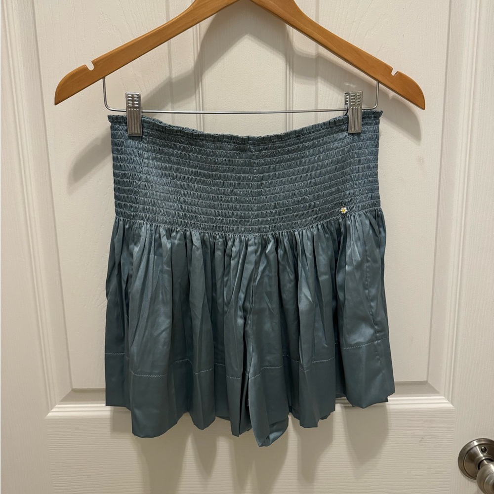 Natural Life Daisy Skort Women's Medium Smocked Waist Flowy Shorts Seafoam